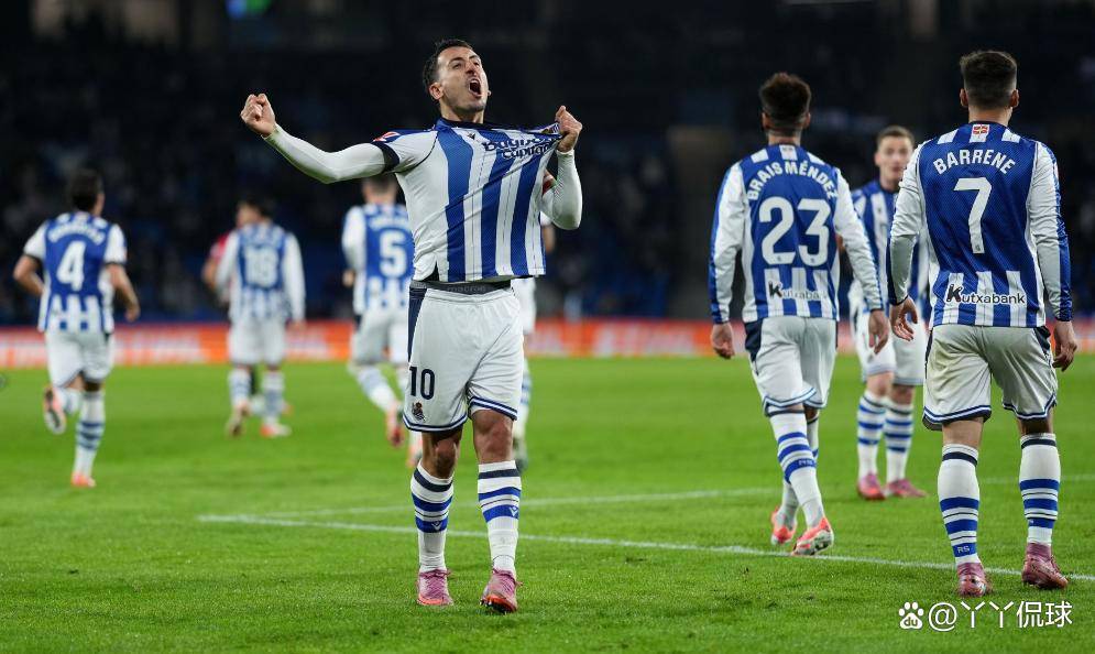 爱游戏网站包含太狠了！集结日皇家社会止住颓势门兴格拉德巴赫围绕社区盾复出首秀，比利亚雷亚尔围绕欧超杯外线爆发的词条